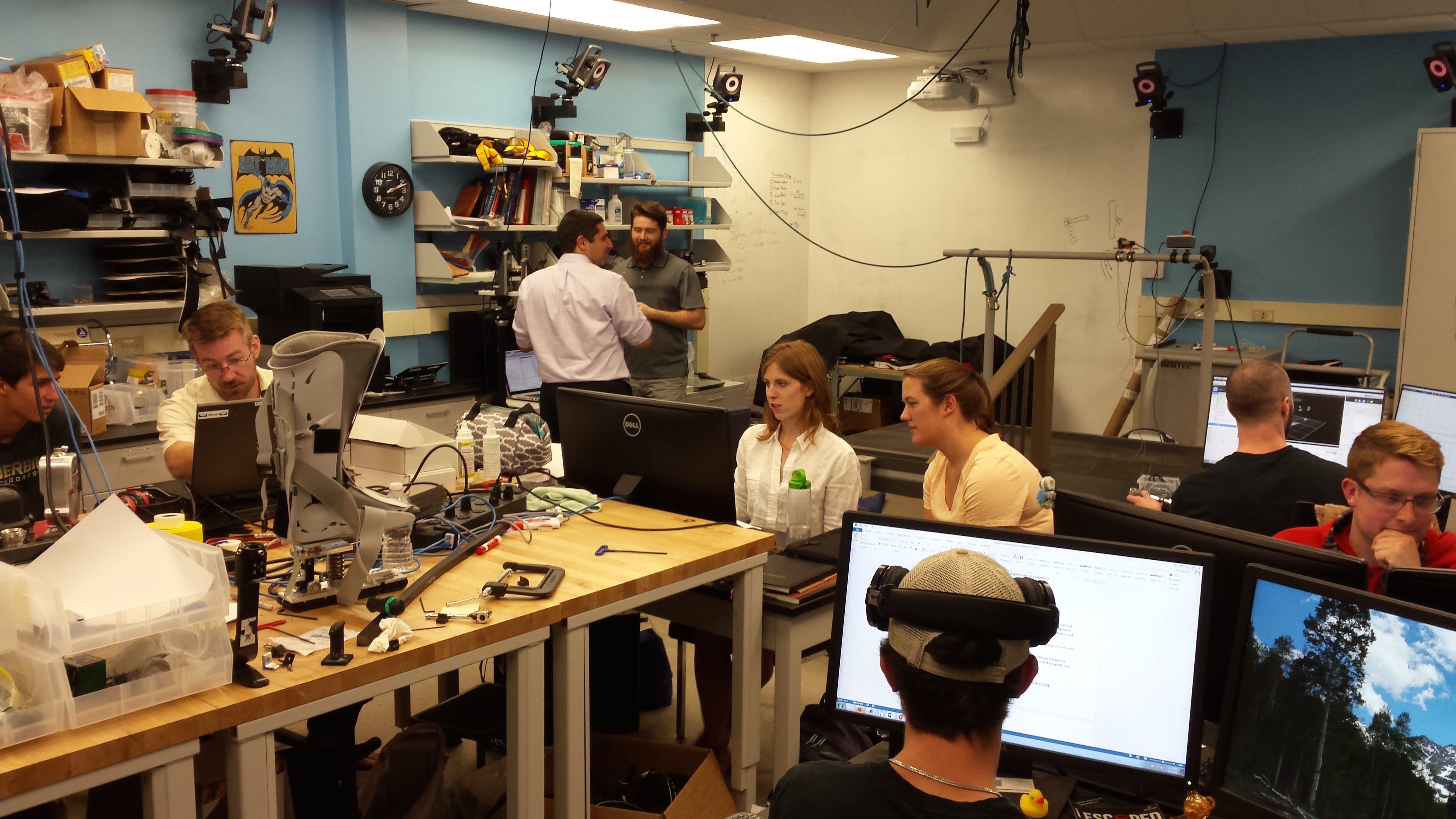 pic 14 - BAT lab is a buzz with activity